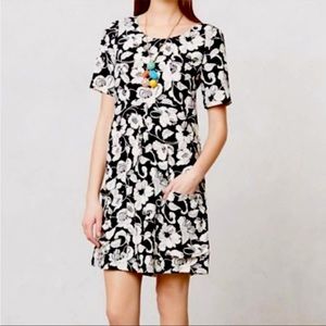 Maeve- black and white floral dress- pockets!